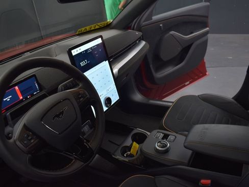 Certified 2023 Ford Mustang Mach-E GT image 23