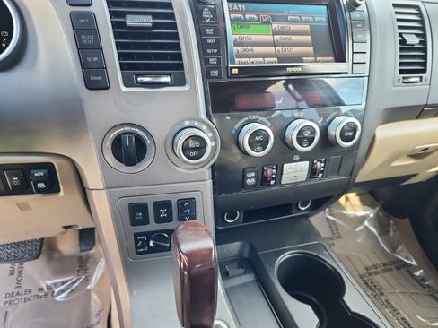 Used 2011 Toyota Sequoia Platinum image 12