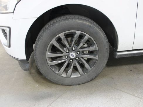 Used 2020 Ford Expedition Limited AWD/4WD image 12