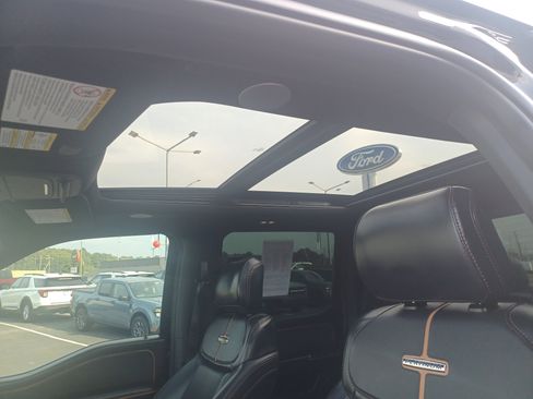 Used 2024 Ford F250 Platinum image 27