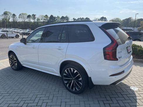 New 2026 Volvo XC90 T8 Ultra w/ Lounge Package image 3