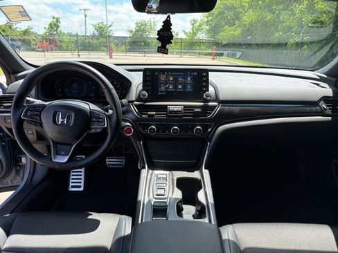 Used 2022 Honda Accord Sport image 15