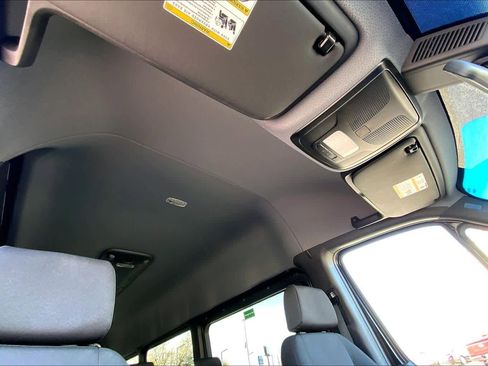 Used 2025 Mercedes-Benz Sprinter 2500 image 14