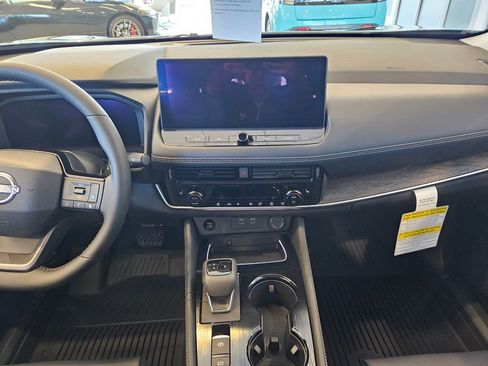 New 2026 Nissan Rogue Platinum image 18