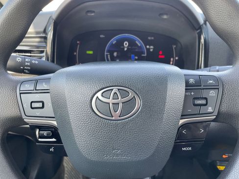 Used 2025 Toyota Camry LE image 25