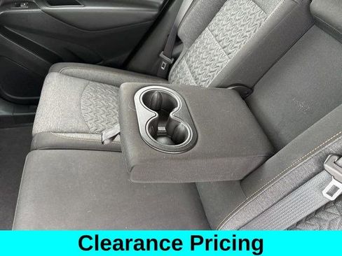Used 2022 Chevrolet Equinox LT w/ Driver Convenience Package image 34