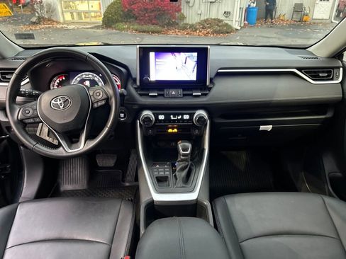 Used 2023 Toyota RAV4 XLE Premium image 20