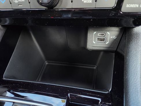 New 2026 Jeep Compass Limited image 8