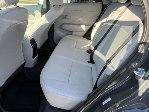 Used 2025 Hyundai Kona SEL image 7