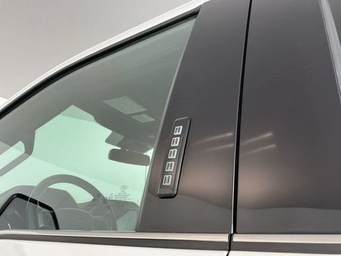 Used 2022 Ford F350 Platinum AWD/4WD image 14