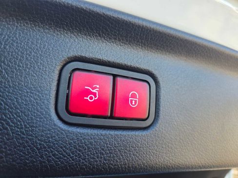 Certified 2022 Mercedes-Benz S 500 4MATIC image 18