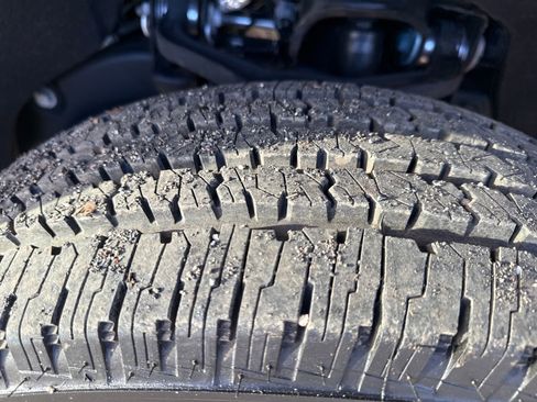 Used 2023 Chevrolet Silverado 2500 LT w/ Convenience Package image 28