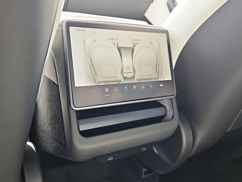 Used 2026 Tesla Model Y Long Range image 16