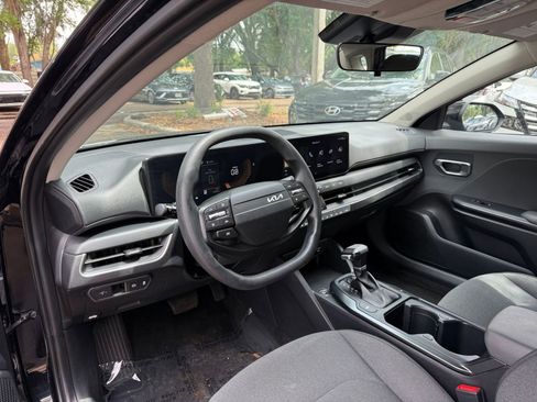 Used 2025 Kia K4 FWD image 32