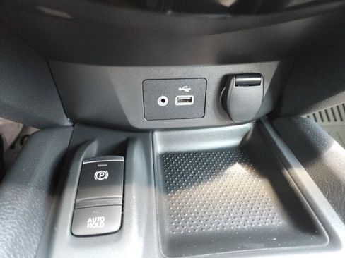Used 2019 Nissan Rogue SV w/ Premium Package AWD/4WD image 13