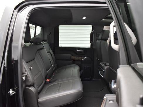 Used 2023 GMC Sierra 2500 Denali w/ Denali Ultimate Package image 11