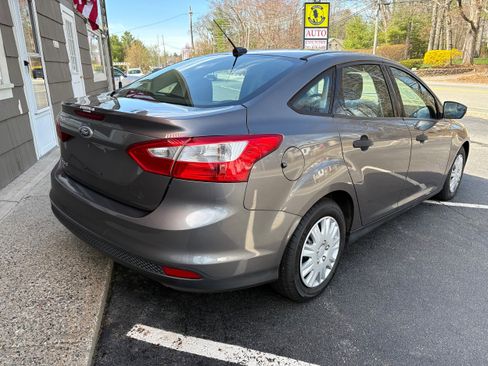 Used 2014 Ford Focus S FWD image 5