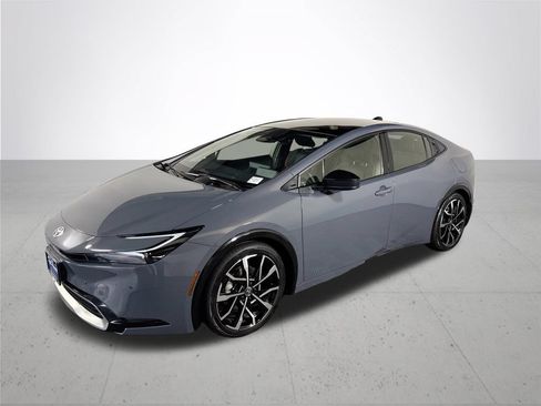 Used 2024 Toyota Prius Prime FWD image 2