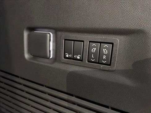 New 2026 GMC Yukon XL AT4 w/ AT4 Premium Plus Package image 36