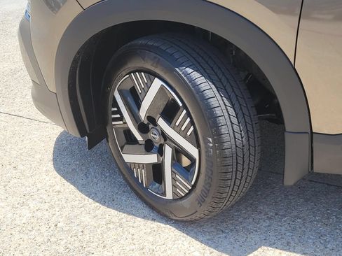 New 2026 Nissan Kicks SV w/ SV Premium Package FWD image 9