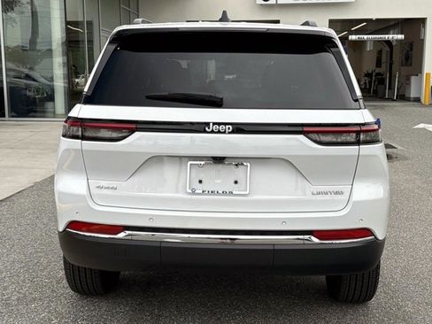 Used 2024 Jeep Grand Cherokee Limited AWD/4WD image 4