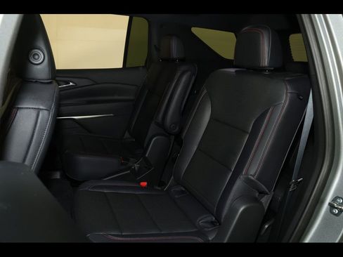 New 2026 Chevrolet Traverse Z71 w/ Driver Confidence Package AWD/4WD image 26