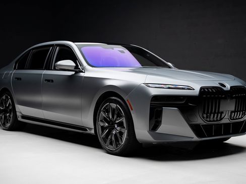 Used 2023 BMW 760i xDrive w/ Executive Package image 89