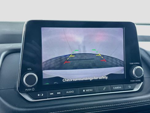 Used 2024 Nissan Rogue SV FWD image 22
