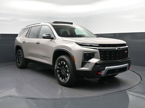 New 2026 Chevrolet Traverse Z71 w/ Enhanced Driving Package AWD/4WD image 9