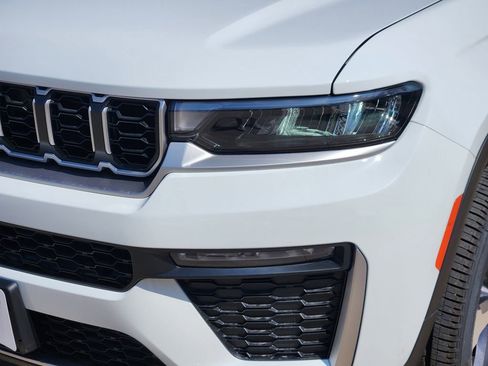 New 2026 Jeep Grand Cherokee L Limited RWD image 5