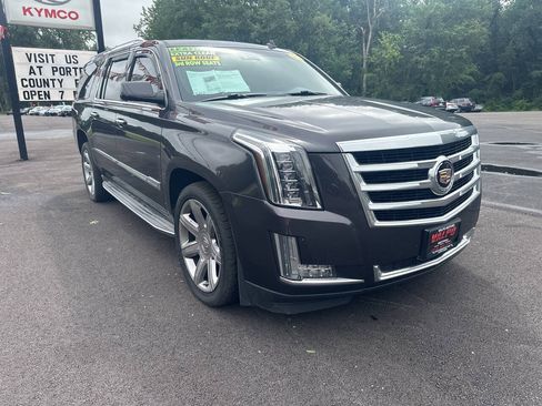 Used 2015 Cadillac Escalade ESV Luxury AWD/4WD image 10