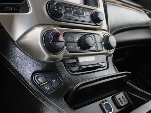 Used 2019 GMC Yukon XL Denali image 32