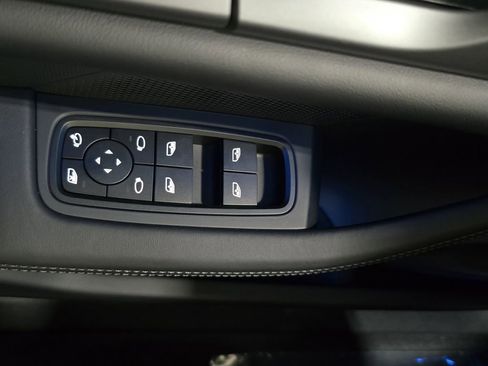 New 2026 Porsche Taycan 4 image 21