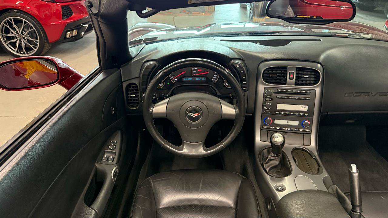 Used 2006 Chevrolet Corvette Convertible RWD image 23