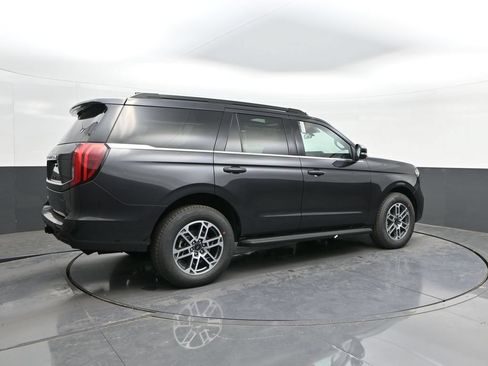 New 2026 Ford Expedition Active RWD image 14