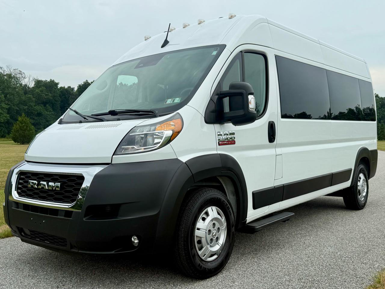 Used 2022 RAM ProMaster 2500 w/ Convenience Group FWD image 1