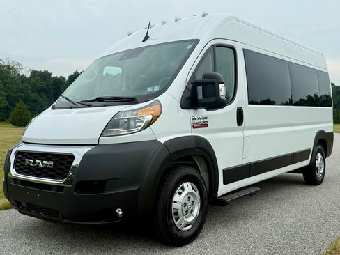 Used 2022 RAM ProMaster 2500 w/ Convenience Group FWD image 1