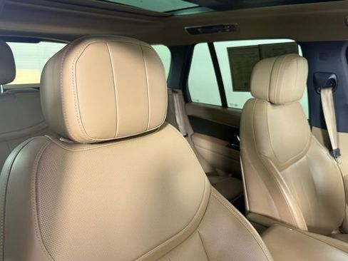 Certified 2024 Land Rover Range Rover SE image 29