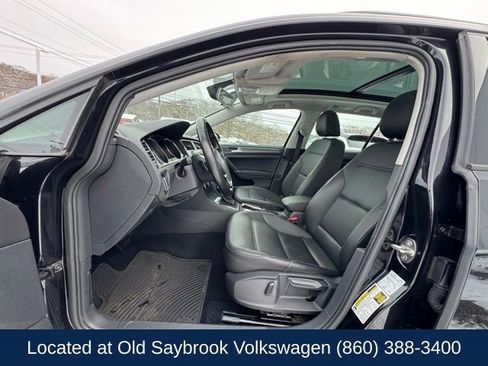 Used 2018 Volkswagen Golf SE image 28