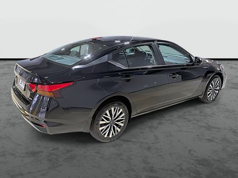New 2026 Nissan Altima 2.5 SV AWD/4WD image 4