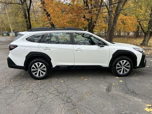Certified 2023 Subaru Outback 2.5i image 9