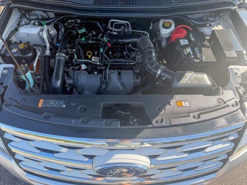 Used 2019 Ford Explorer XLT w/ Equipment Group 201A FWD image 26
