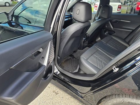 Used 2024 BMW i5 M60 w/ Premium Package image 10