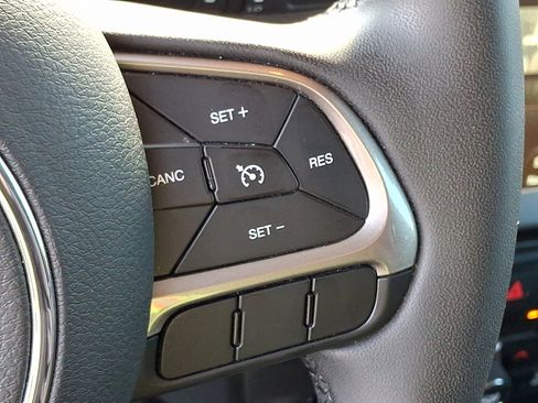 Used 2022 Jeep Renegade Latitude image 23