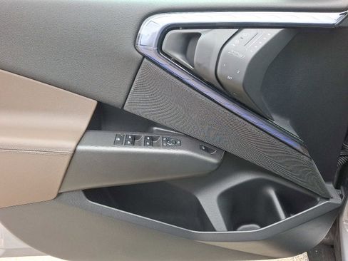 Used 2025 BMW X3 xDrive30i w/ Premium Package image 12