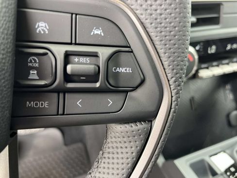 Used 2025 Toyota Tacoma TRD Off-Road AWD/4WD image 30