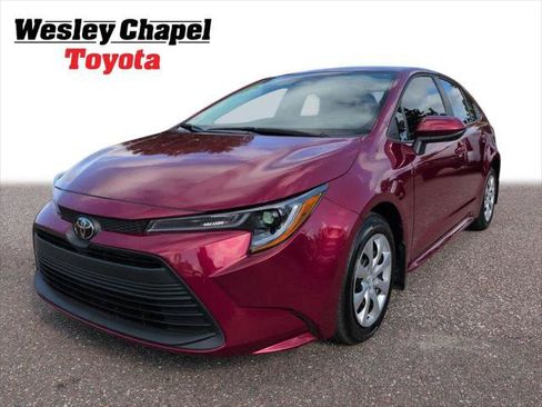Certified 2025 Toyota Corolla LE FWD image 1