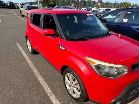 Used 2015 Kia Soul + FWD image 3