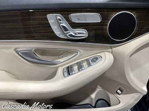 Used 2016 Mercedes-Benz C 300 4MATIC Sedan image 36