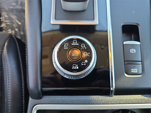 Used 2024 Mitsubishi Outlander SE Black Edition image 22